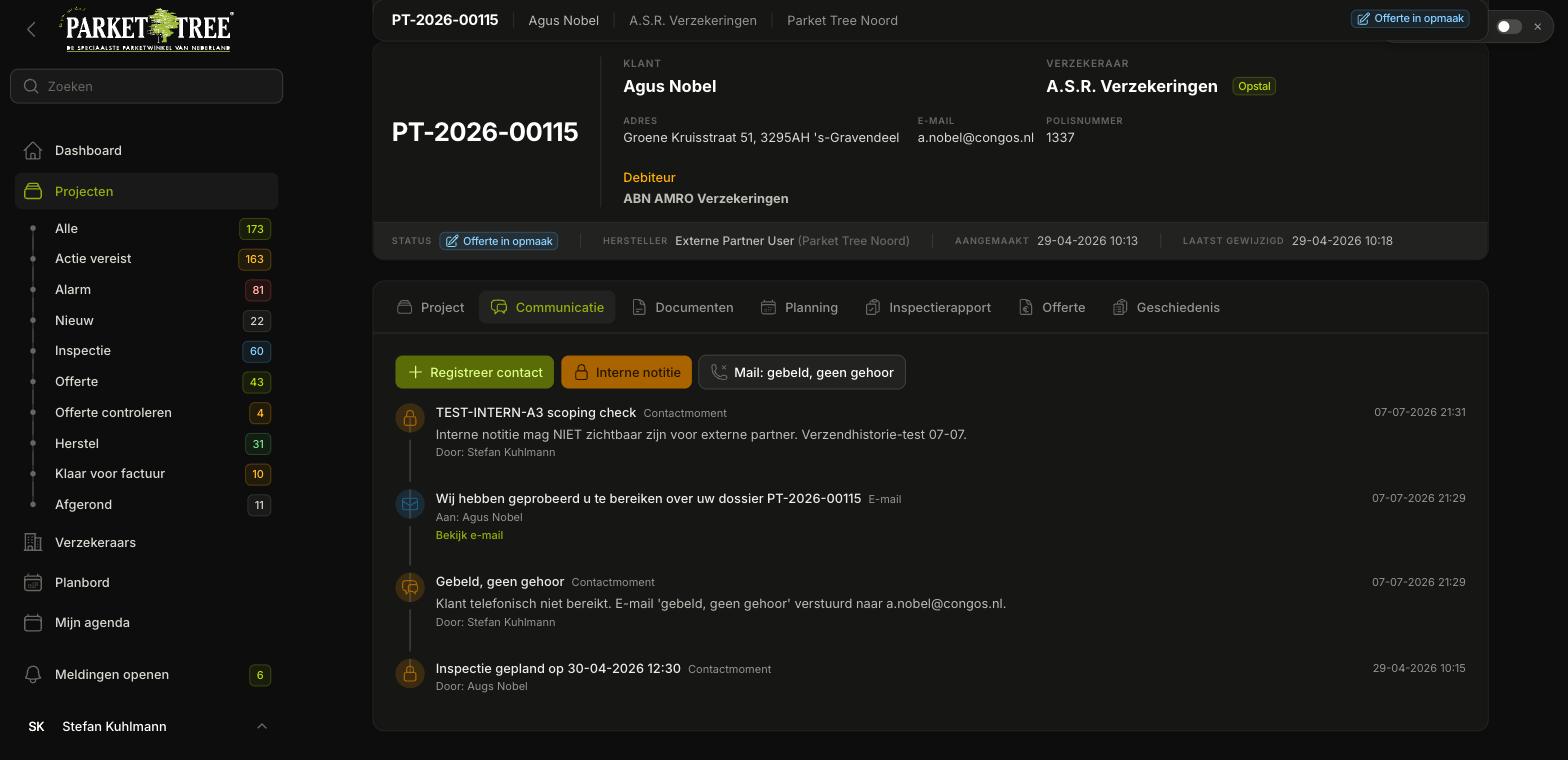 Tab Communicatie met de gecombineerde tijdlijn: interne notitie, e-mail en contactmomenten door elkaar.